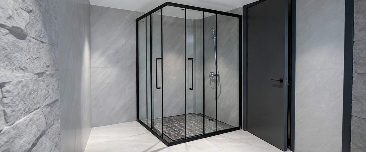 4. Glass Shower Room-02